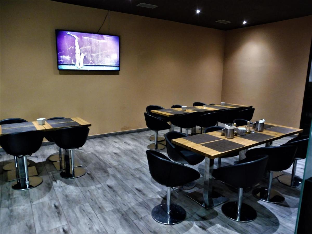 Hotel Joker Obrnice Екстериор снимка