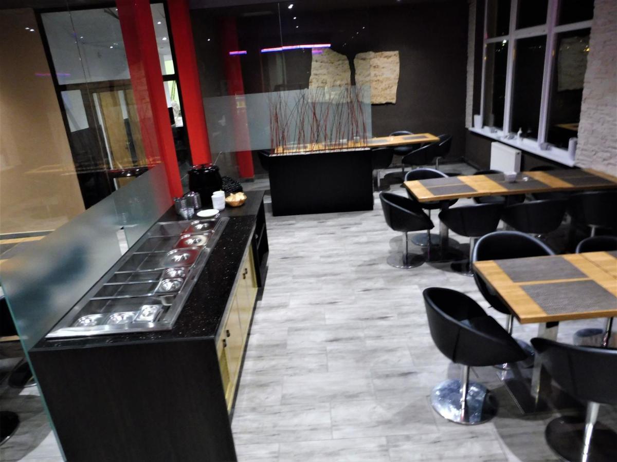 Hotel Joker Obrnice Екстериор снимка