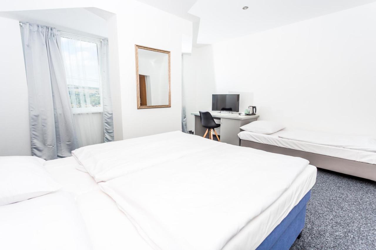 Hotel Joker Obrnice Екстериор снимка