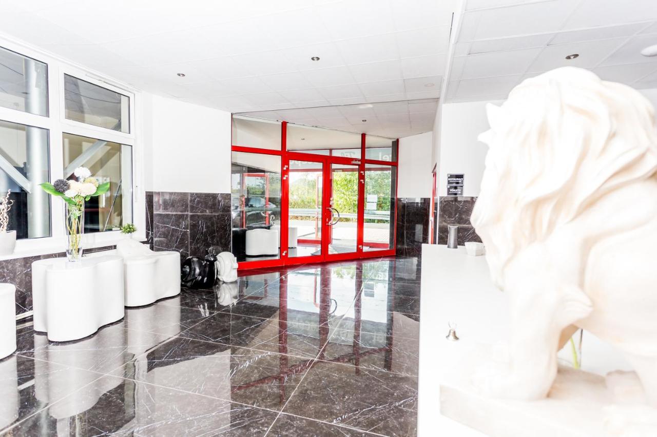 Hotel Joker Obrnice Екстериор снимка