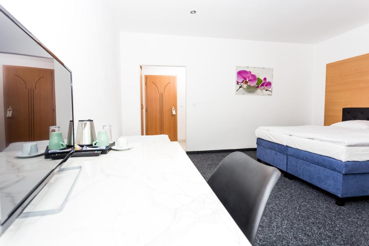 Hotel Joker Obrnice Екстериор снимка